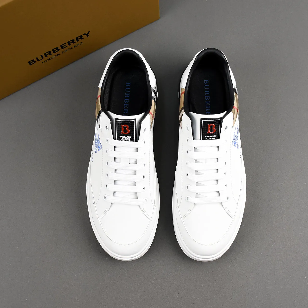 PP400⛳️⛳️⛳️Burberry [Burberry] fashionable sports and casual shoes, the upper is made of first-layer cowhide with plaid material, first-layer pigskin lining, and rubber outsole. Men's size 38-44.